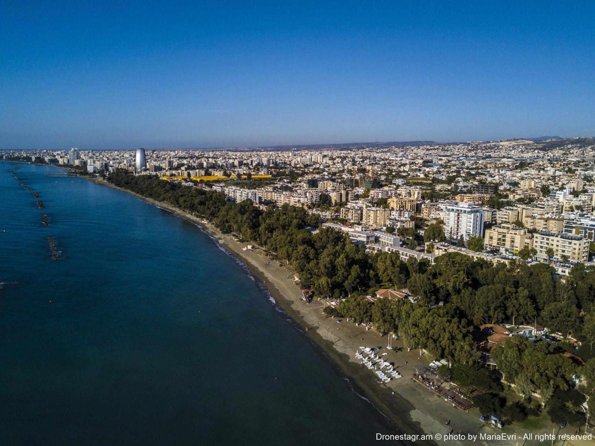 Seafront Apartment In Dasoudi Area Limassol Exterior photo